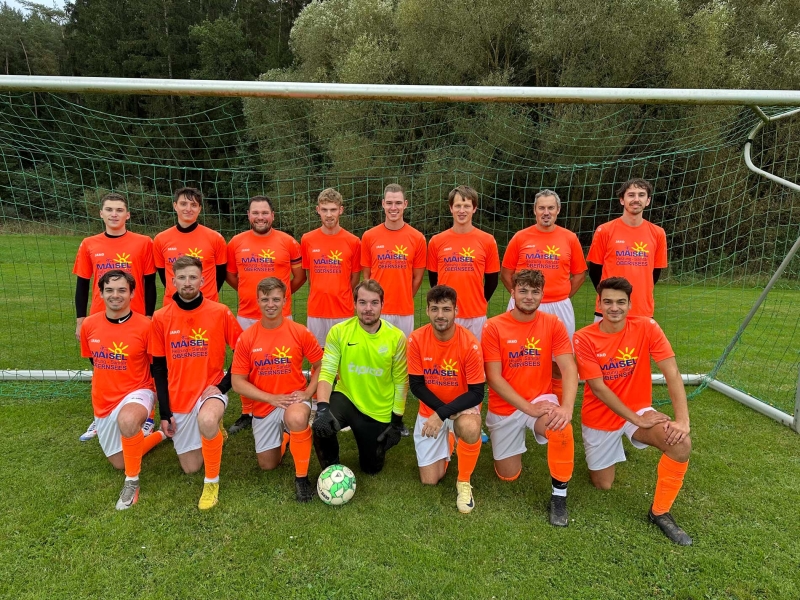 hinten v. links nach rechts: Lukas Häfner, Anton Habla, Kevin Grüner, Yannick Köhler, Julian Bräutigam, Peter Fremerey, Trainer Stefan Mann, Robin Fraß vorne v. links nach rechts: Jan Schöne, Mike Tiedemann, Jonas Wagner, Simon Teufel, Pascal Bezold, Hendrik Sponsel, Simon Leibold